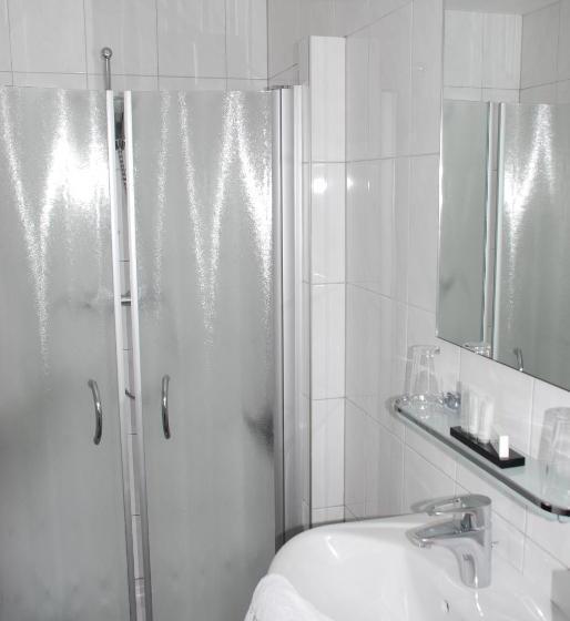 اتاق استاندارد سه نفره, T Streefkerkse Huis