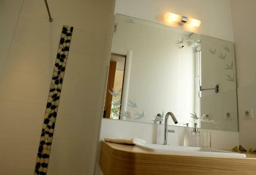 اتاق لوکس با بالکن, Villa Elisa M