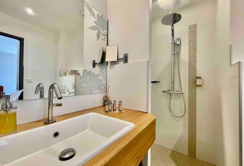 اتاق لوکس با بالکن, Villa Elisa M