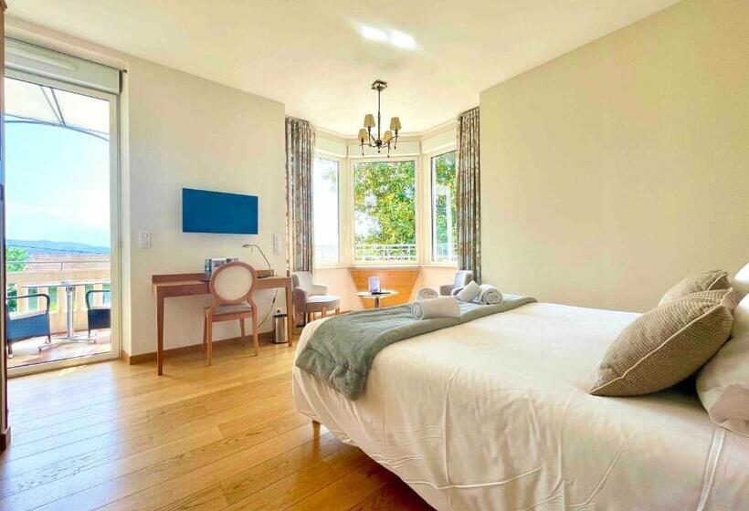 اتاق لوکس با بالکن, Villa Elisa M