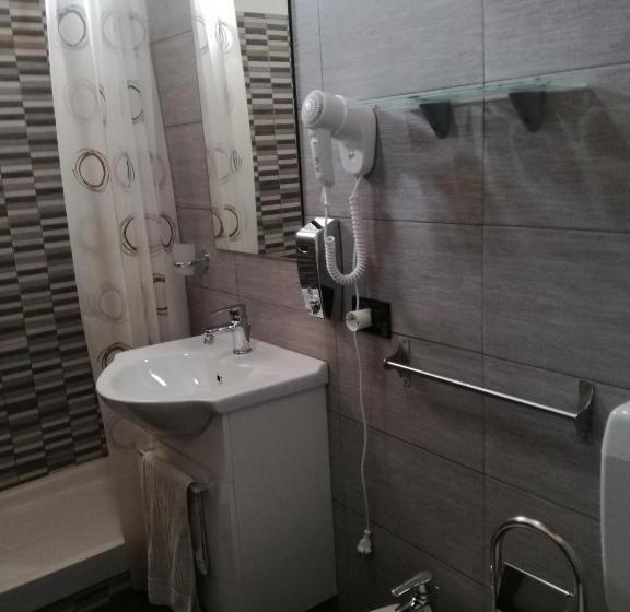 Quarto Quádruplo Deluxe, Molinello Station