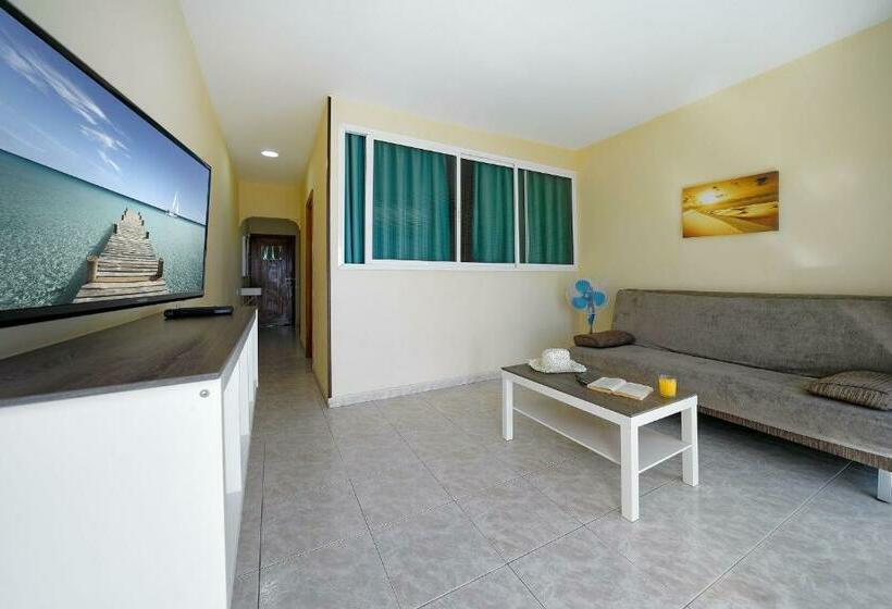Апартаменты 1 Спальня Вид на Бассейн, Apartamentos Strelitzias
