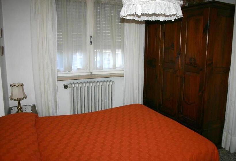 اتاق استاندارد یک نفره, Albergo Martinet