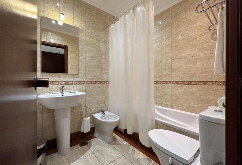 Quarto Estandar, Avenida Praia