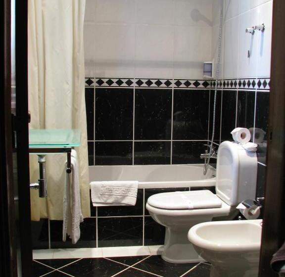 Quarto Estandar, Avenida Praia