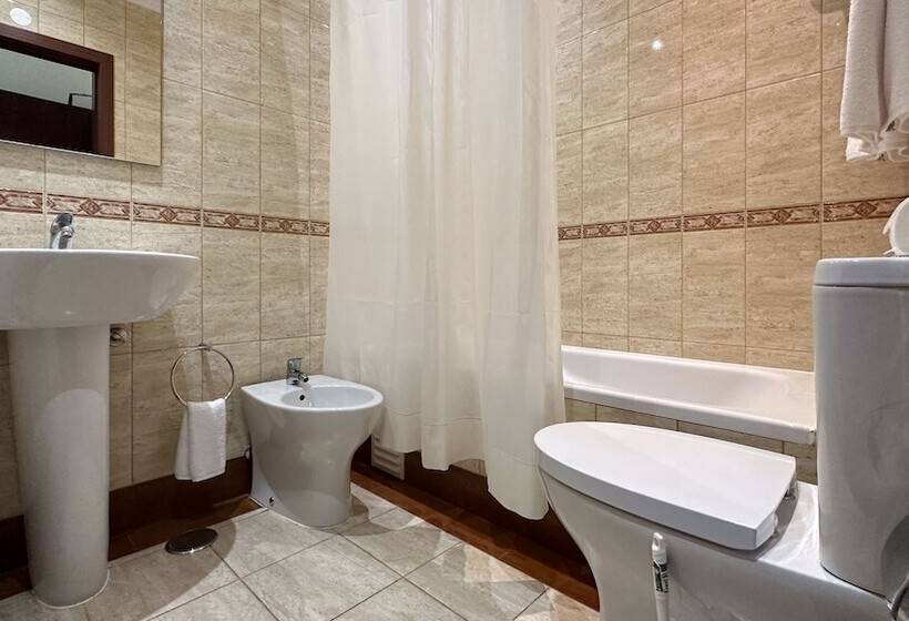 Quarto Estandar, Avenida Praia