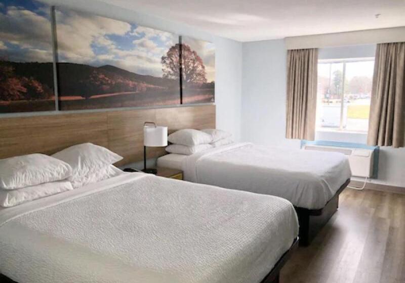Номер Deluxe, Days Inn & Suites By Wyndham Siler City
