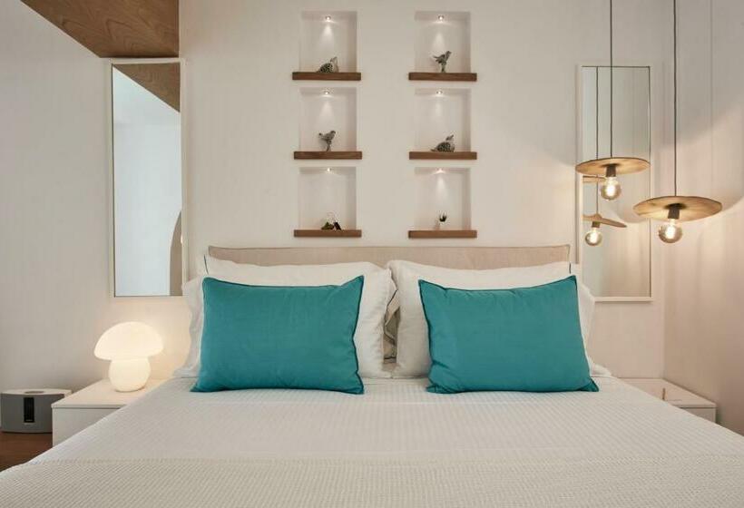 Standard Room with Hidromassage Sea View, Nikki Beach Resort & Spa Santorini