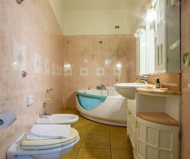 اتاق اکونومی, Locanda Degli Illustri