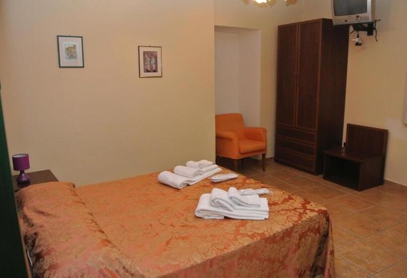 اتاق استاندارد, Locanda Degli Illustri