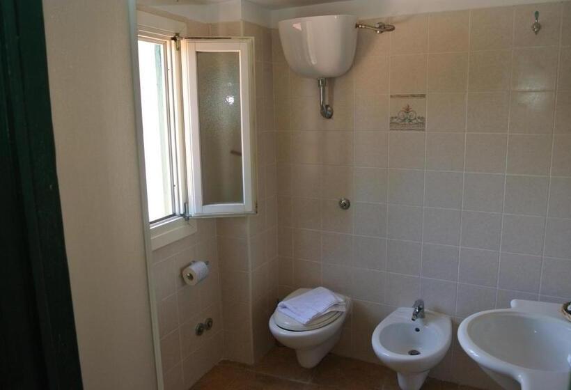 اتاق استاندارد, Locanda Degli Illustri