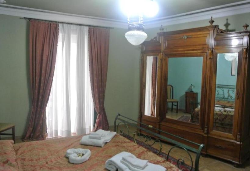سوئیت با وان آب گرم, Locanda Degli Illustri