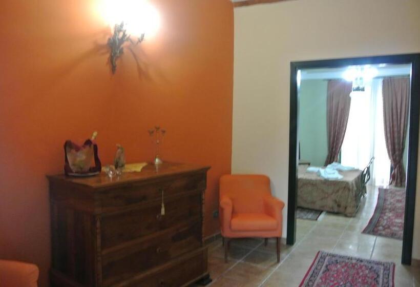 سوئیت با وان آب گرم, Locanda Degli Illustri