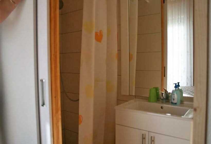 اتاق استاندارد, Adriana Guesthouse