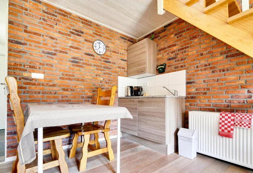 Номер Deluxe, Lokven Hoeve