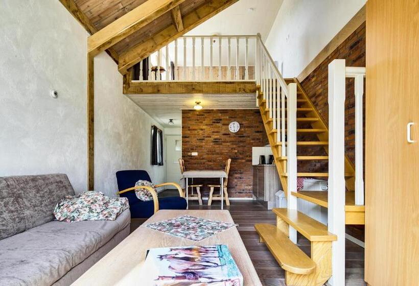 Номер Deluxe, Lokven Hoeve