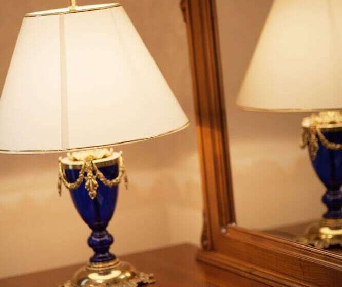 سوییت جونیور, Grand Hotel London