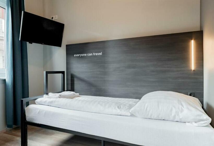 اتاق استاندارد یک نفره, a&o Koln Dom