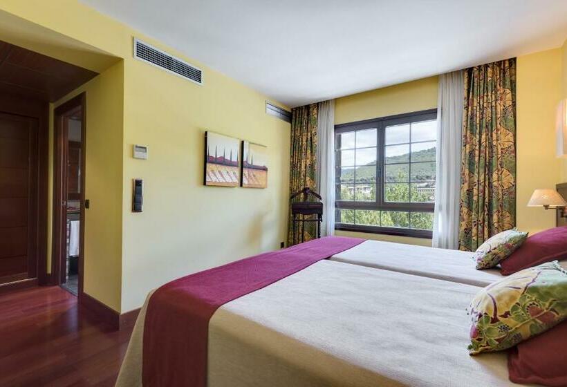 Habitación Superior con Vistas, Monasterio De Boltana Spa