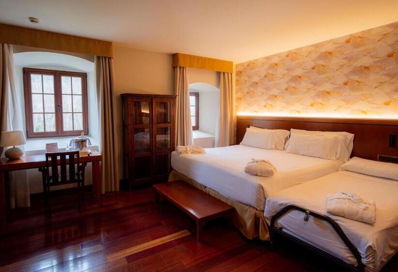 Habitación Triple Deluxe, Monasterio De Boltana Spa