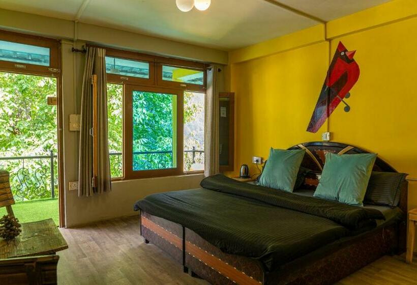 Номер Стандарт, Whoopers Hostel Tosh