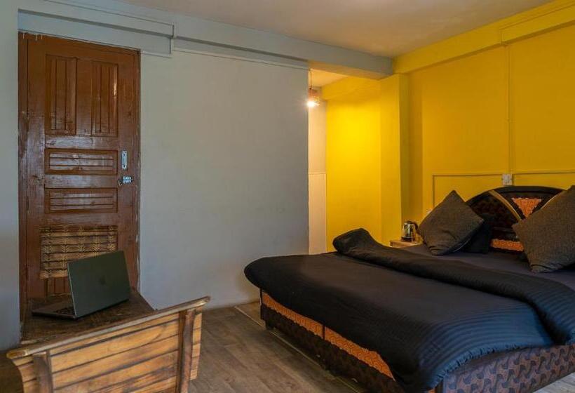 Номер Стандарт, Whoopers Hostel Tosh
