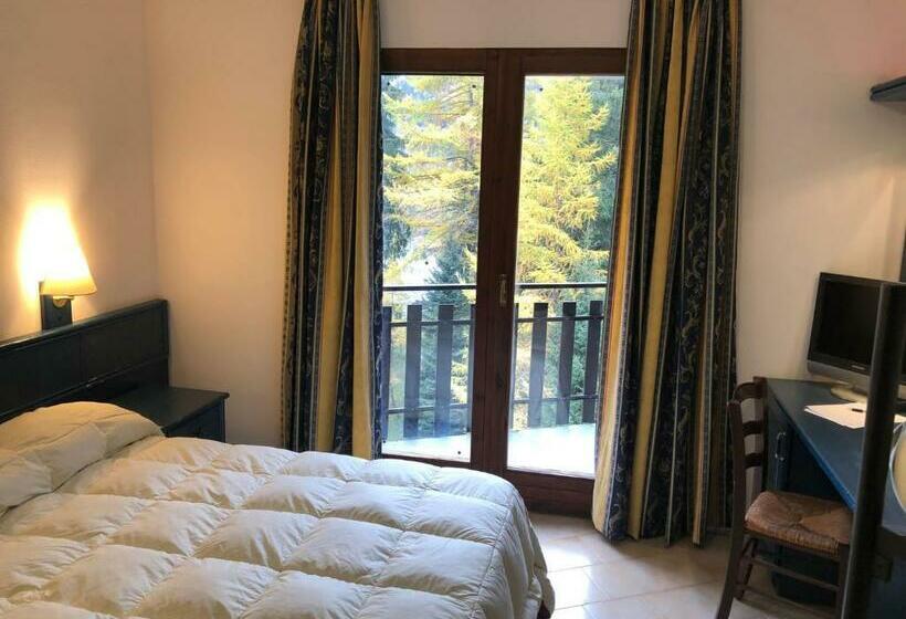 Номер Стандарт с Балконом, Petit Paradis