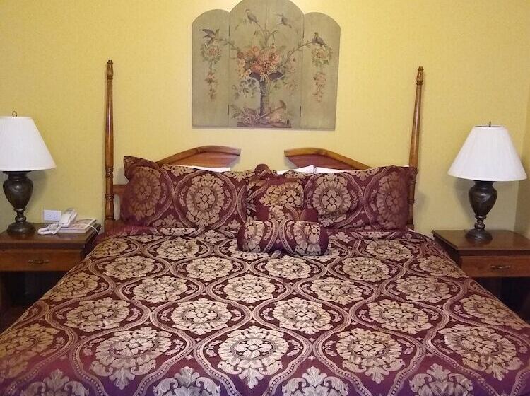 Номер Superior, The Great House Inn