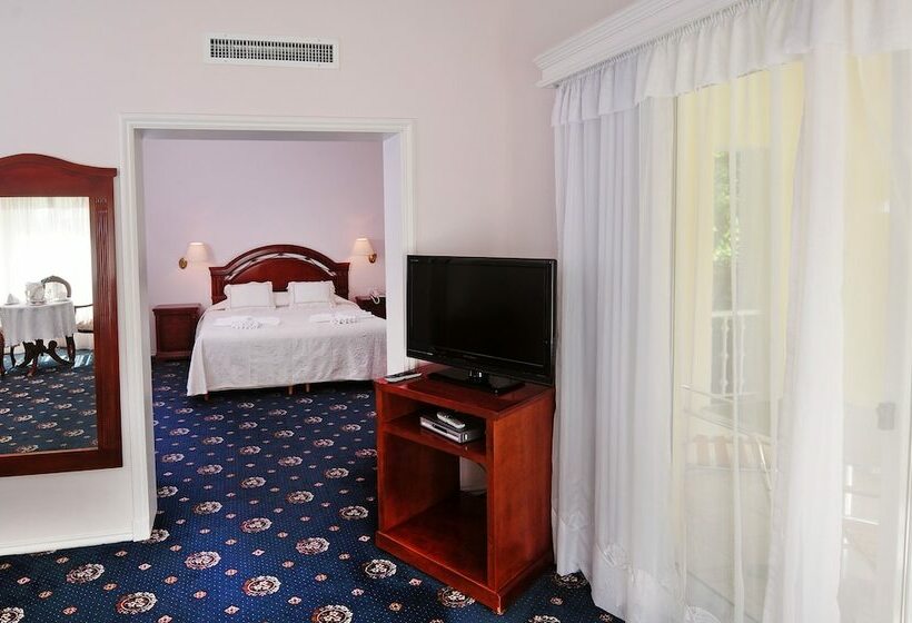 سوئیت سینیور, Parque Hotel Jean Clevers