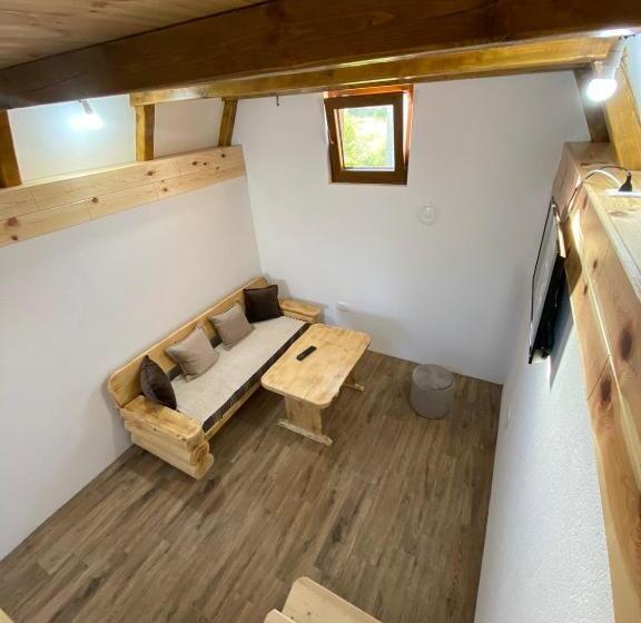 بانگلوی استاندارد, Bungalows And Rooms Ivan
