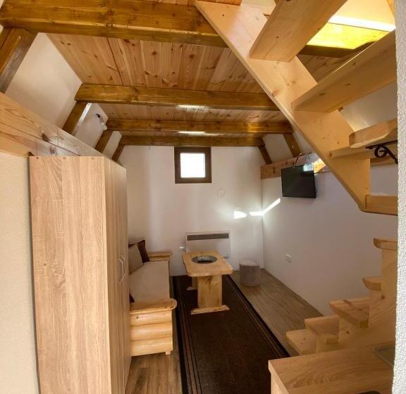 بانگلوی استاندارد, Bungalows And Rooms Ivan