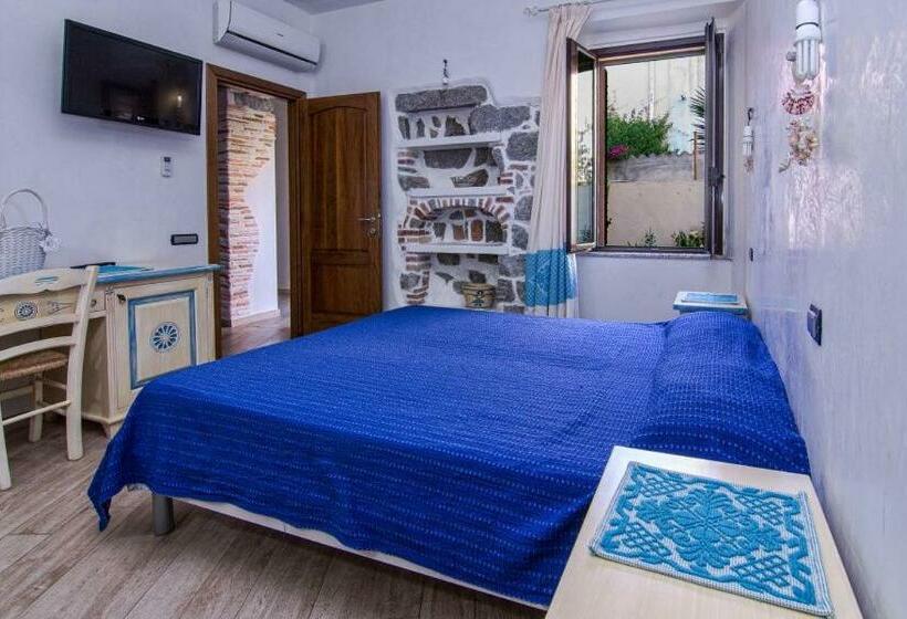 اتاق استاندارد سه نفره, Room Tortoli