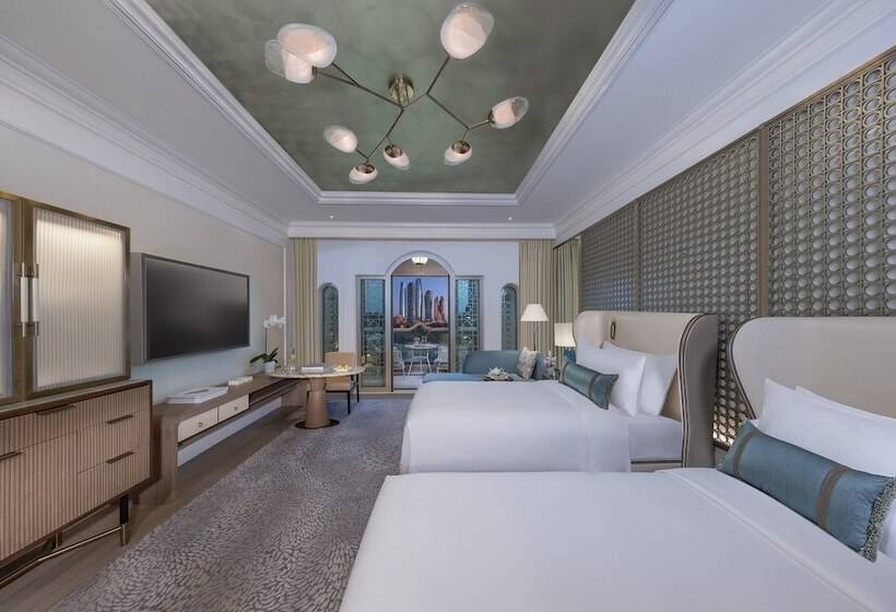 Номер Deluxe Вид на Город, Emirates Palace Mandarin Oriental, Abu Dhabi