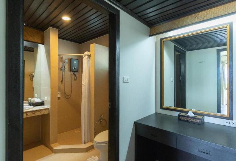 بنجلو قياسى, Phi Phi Holiday Resort