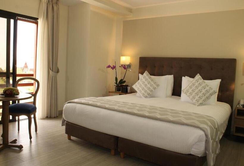 اتاق لوکس با تخت بزرگ, Intercontinental Mzaar Lebanon Mountain Resort & Spa, An Ihg