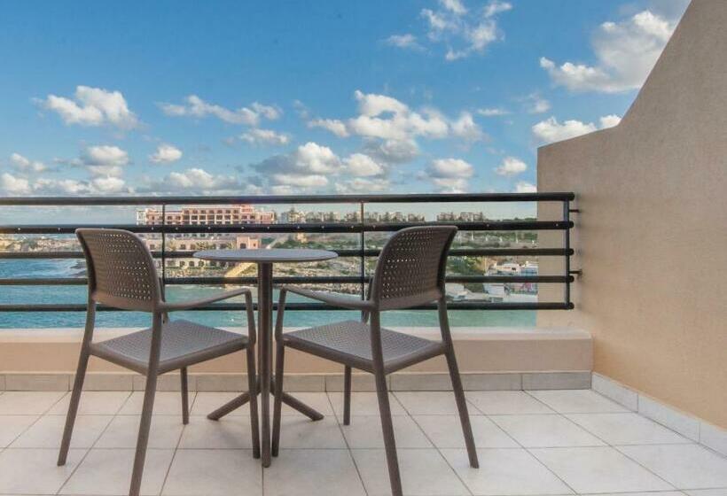 اتاق لوکس با چشم‌انداز دریا, Verdi St George S Bay Marina