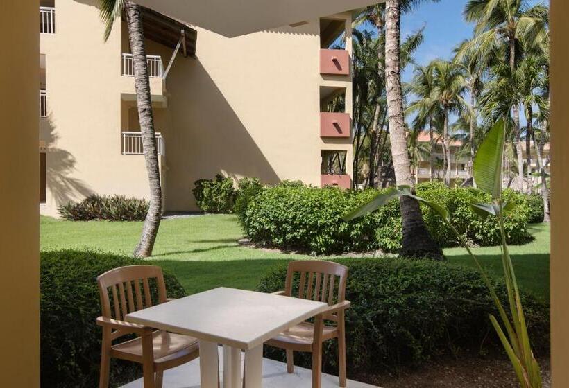 اتاق لوکس با چشم‌انداز, Wyndham Alltra Punta Cana All Inclusive Resort