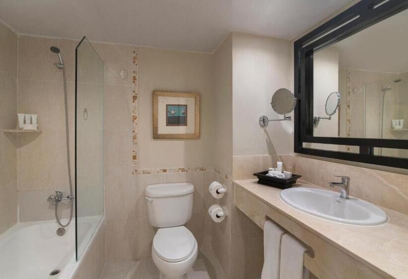 اتاق لوکس با چشم‌انداز, Wyndham Alltra Punta Cana All Inclusive Resort