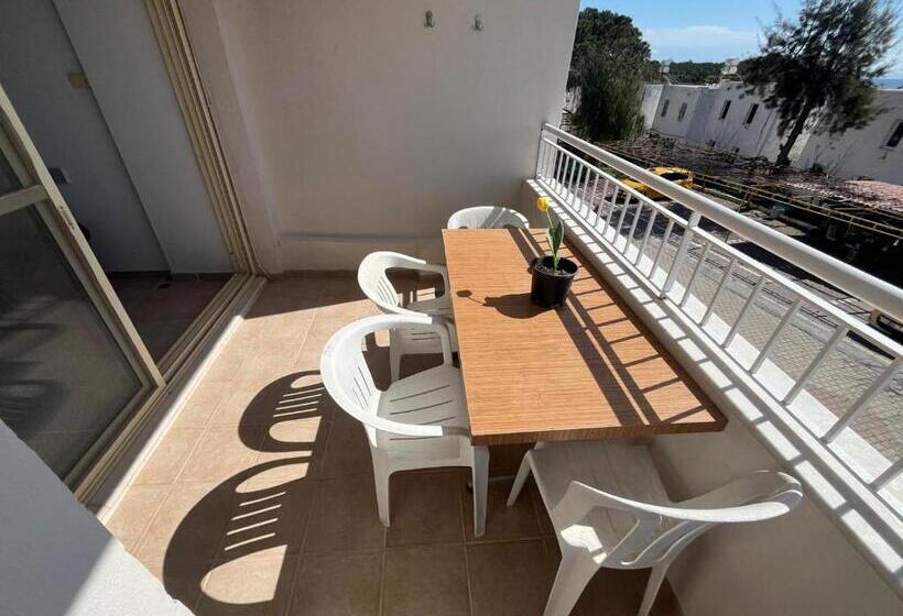 آپارتمان 1 خوابه با بالکن, Holiday Apart 50 Meters To Beach, Sea View Apartments