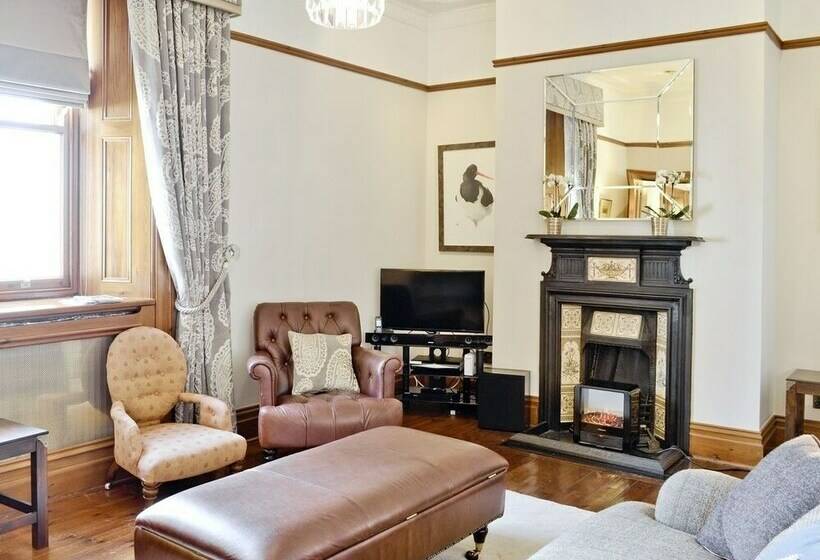 Дом 2 Спальни, Aberdeen Lighthouse Cottages