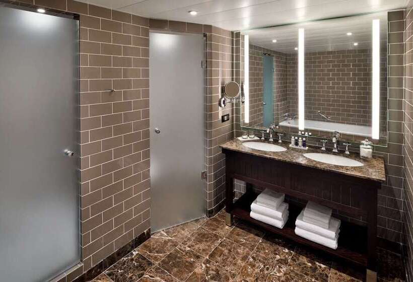 سوییت, Chekhoff Hotel Moscow Curio Collection By Hilton