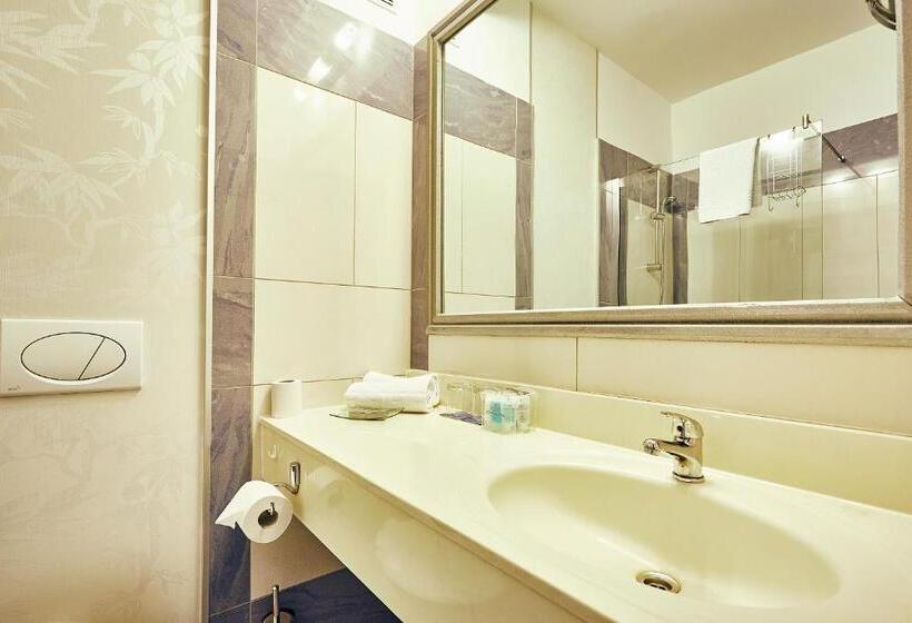 اتاق سوپریور, Continental Drobeta Turnu Severin