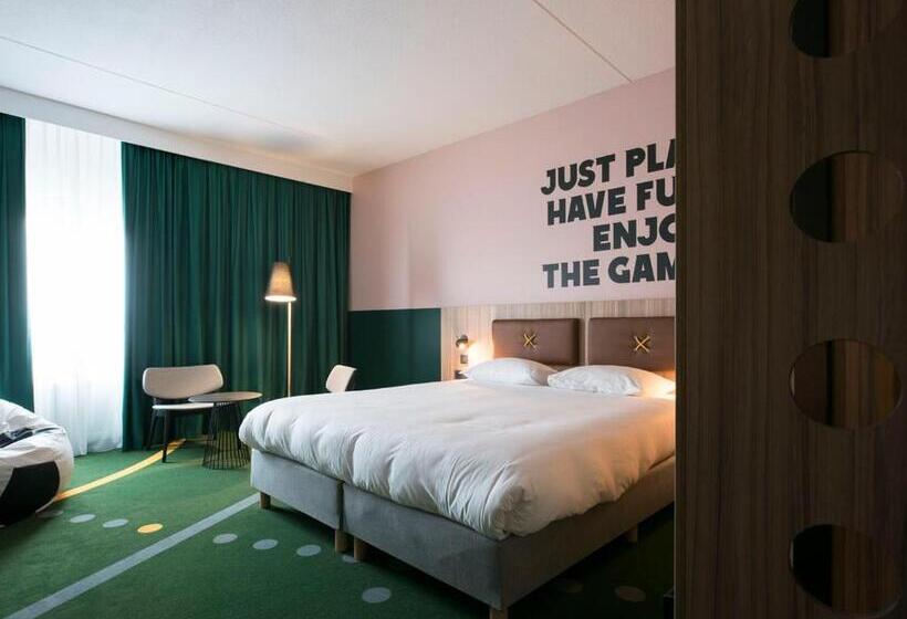 Club Room, Hup