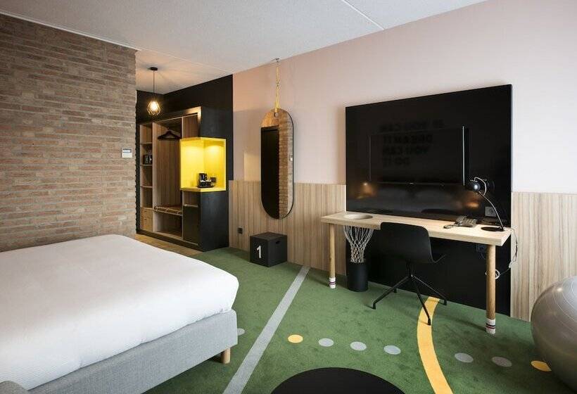 Standard Room, Hup