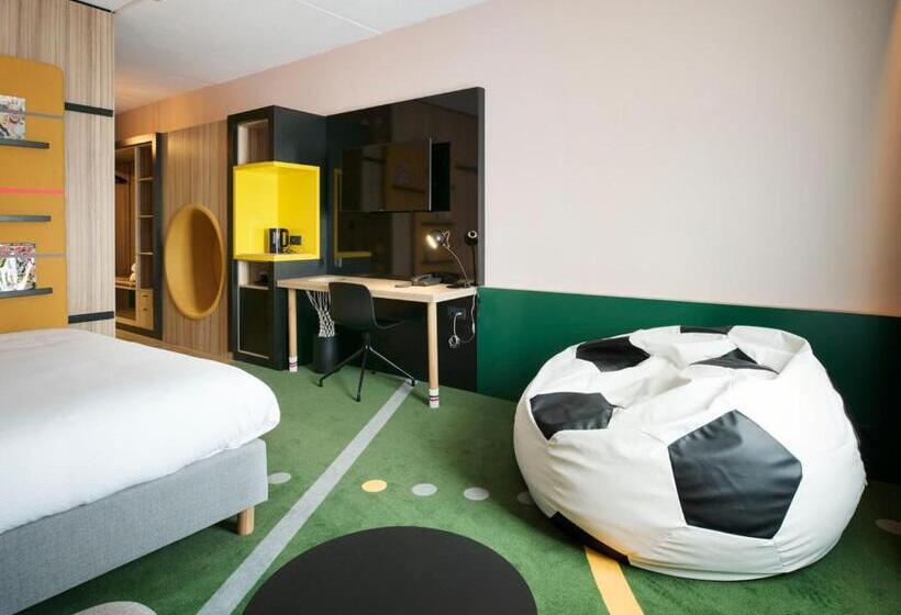 Family Room, Hup