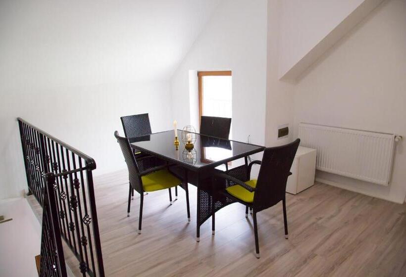 ویلای لوکس 1 خوابه, Cosbuc Residence & Villa