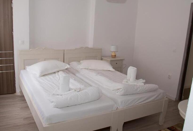 ویلای لوکس 1 خوابه, Cosbuc Residence & Villa