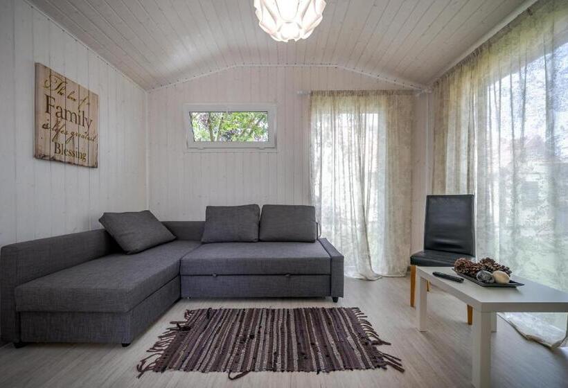 بانگلوی استاندارد, Gerika Guest House
