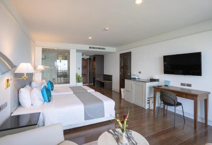 디럭스 룸 바다 전망, Andaman Beach Suites Hotel, Patong Phuket