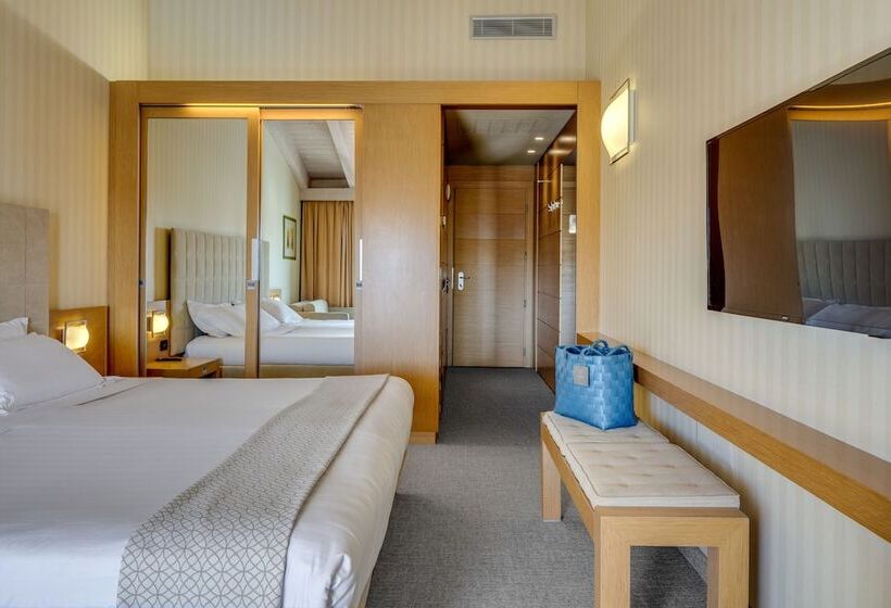 Comfort room with lake view, Caesius Thermae & Spa Resort